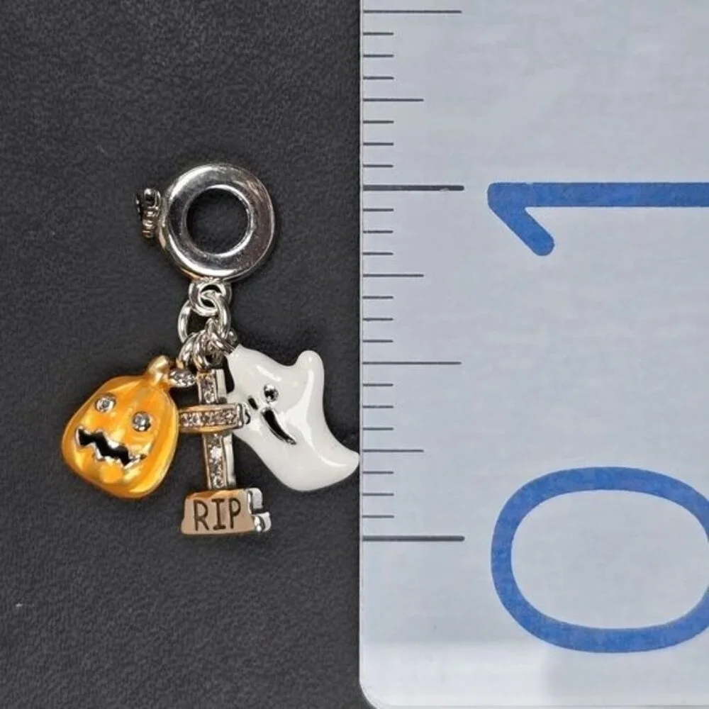 🎃 Spooky Halloween Charm with Pumpkin and‎ Ghost (NWOT)